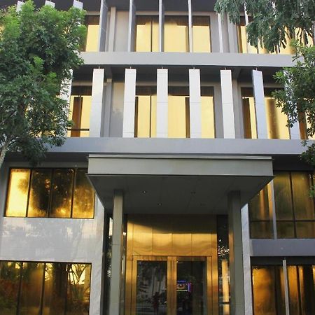 Holiday Poipet Exterior photo