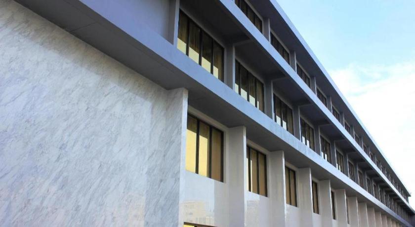 Holiday Poipet Exterior photo